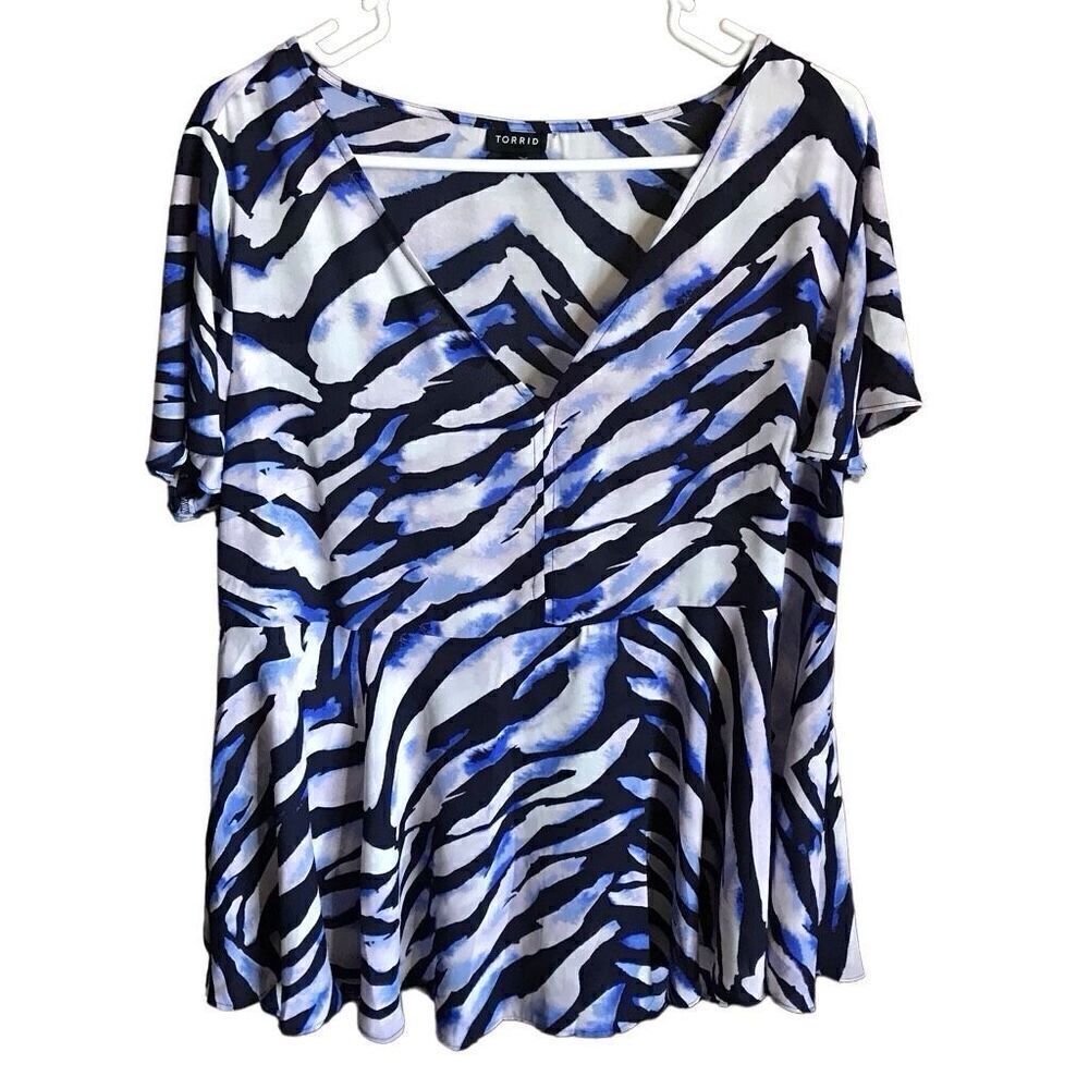 Torrid Short sleeve black blue Peplum top blouse Size 1= 1X